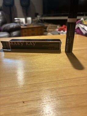 Mary Kay Concealer Stick in deep ivory